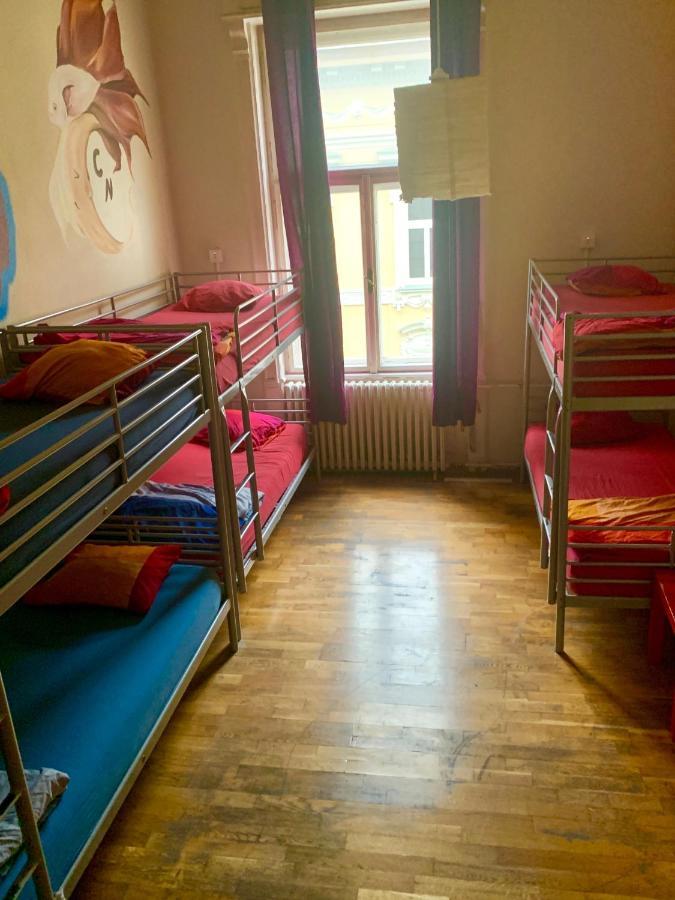 Carpe Noctem Hostel Budapest Exteriör bild